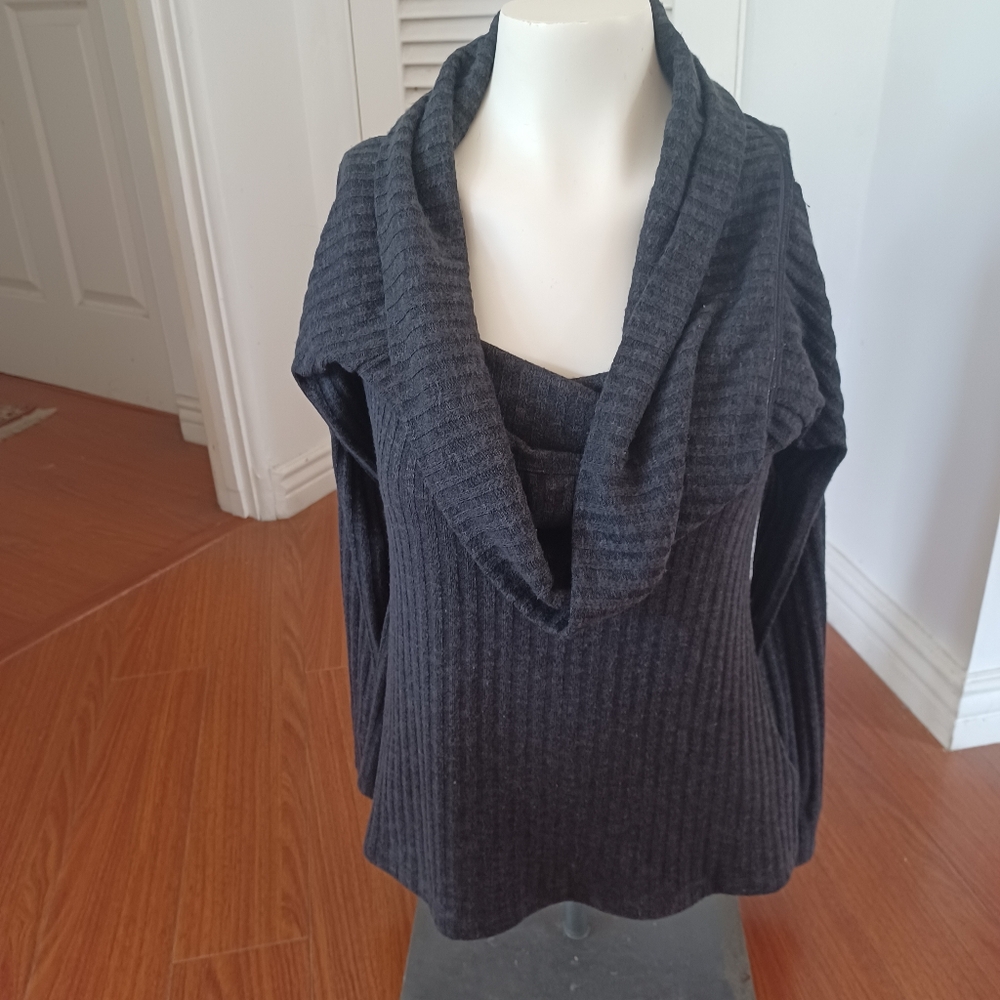 7 For All Mankind Minimalist Cowl Neck Long Sleeve M dark academia sweater cozy